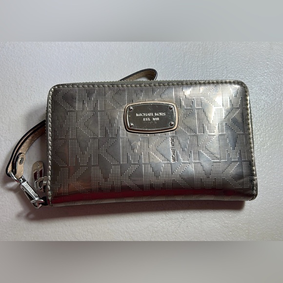 Michael Kors Handbags - Michael Kors Wristled Wallet Metallic Brown/Silver with Logo and Zipper